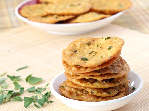 methi puris