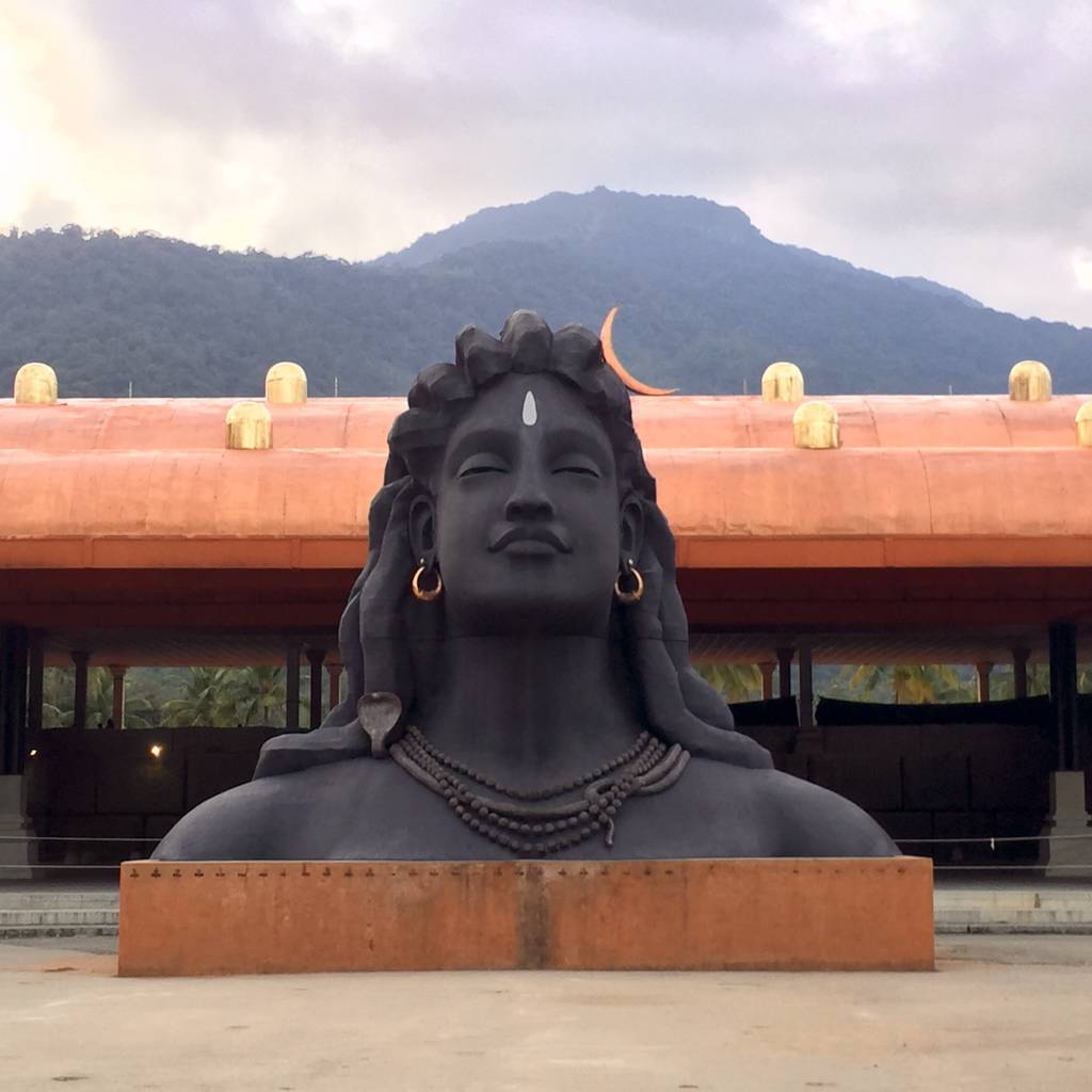 Sadhguru - Isha Yoga Center